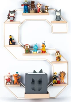 BOARTI Kinderregal Buchstabe S | hängend für Toniebox und Tonie Figuren | platzsparendes Regal | H. 54 x B. 40 x T. 19 cm | Wandregal Musikbox Figuren Aufbewahrung Magneteinsätzen | Aufbewahrungsregal Holz