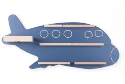 BOARTI Kinderregal Flugzeug| hängend für Toniebox und Tonie Figuren | platzsparendes Regal | H. 30 x B. 60 x T. 19 cm | Wandregal Musikbox und Figuren Aufbewahrung Magneteinsätzen | Aufbewahrungsregal Holz