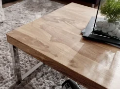 KADIMA DESIGN Couchtisch ISEN: Massivholz, Chromfüße, 120x40x60 cm, handgefertigt, Sheesham/Akazie.